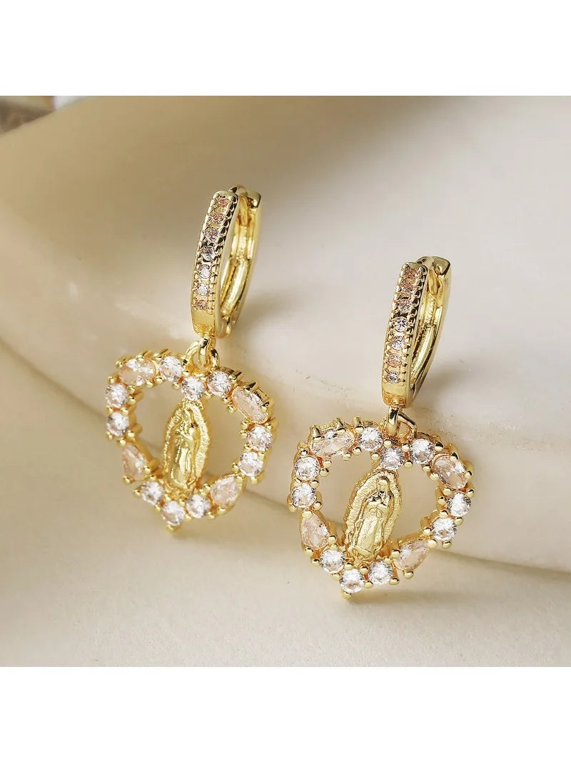 Brinco Coração Nossa Senhora Mater Amabilis Banhado a Ouro com Strass