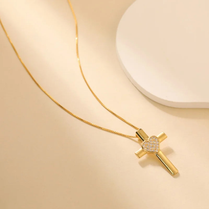 colar-cruz-pingente-coracao-elegancia-e-brilho-soul-fe