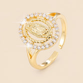 Anel Nossa Senhora Ajustável com Zircônia — golden white ajustável Soul Fé em fundo nude bege Soul Fé