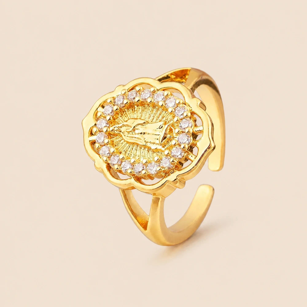 Anéis Nossa Senhora Ajustáveis com Zircônia — R847 ajustável Soul Fé em fundo nude bege Soul Fé