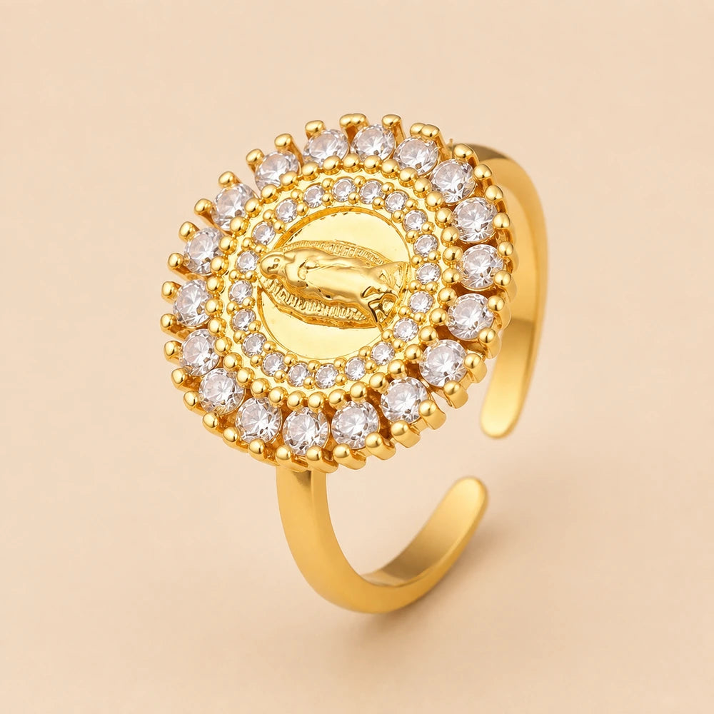 Anéis Nossa Senhora Ajustáveis com Zircônia — R846 ajustável Soul Fé em fundo nude bege Soul Fé